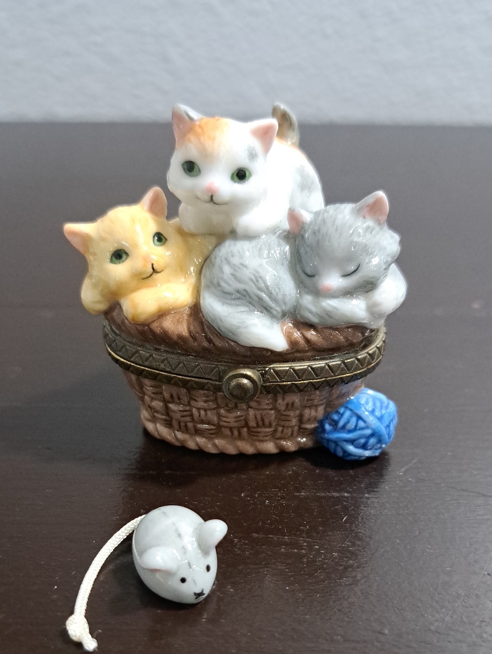 Midwest Of Cannon Falls PHB Cat Trio Figurine in White, Gray & Orange